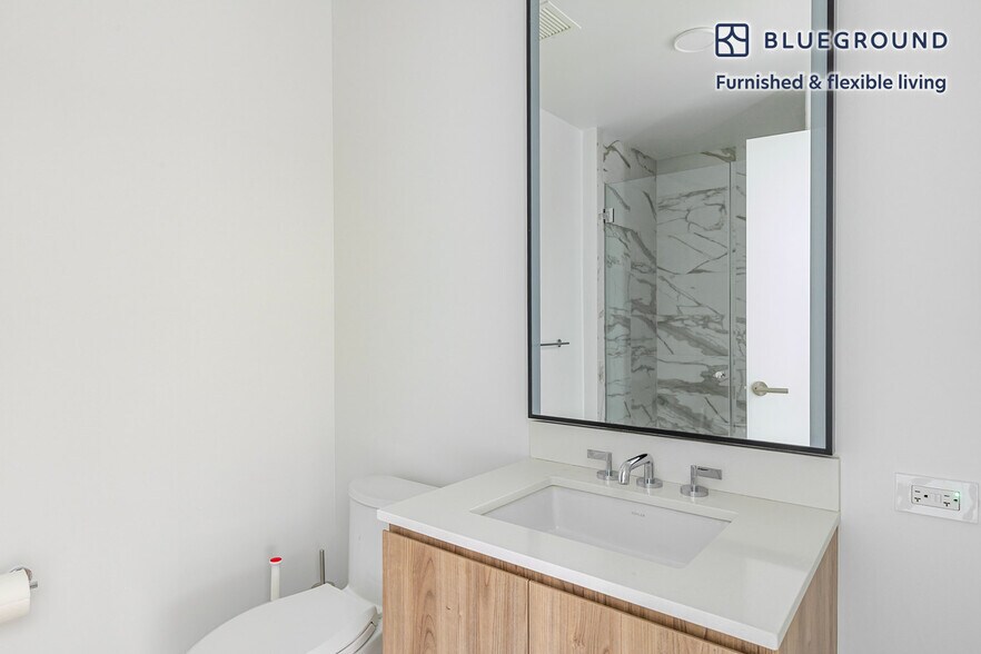 Building Photo - 1000 S Michigan Ave