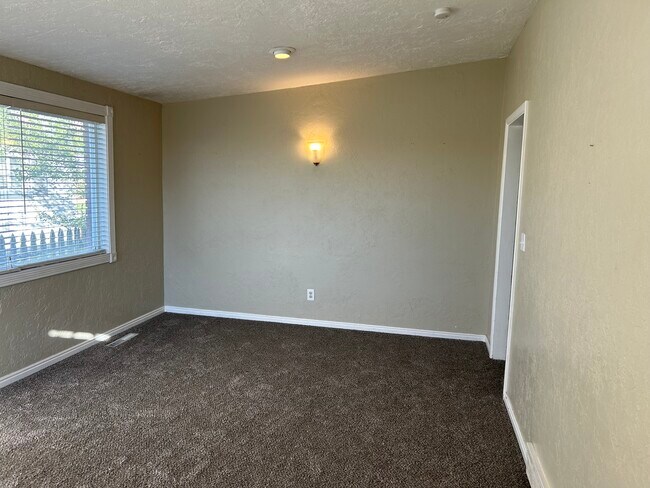 Building Photo - 2193 Penman Ln