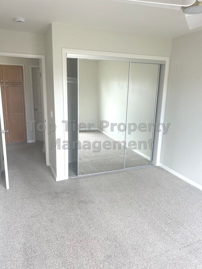 Building Photo - Spacious 2 Bed / 2 Bath Condo Near SDSU – ...
