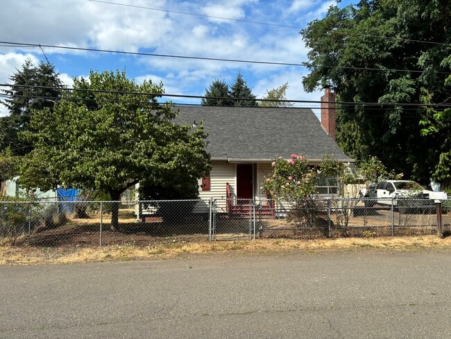 Building Photo - 1606 NE Edge Park Dr