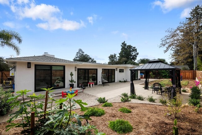 Building Photo - 3116 Calle Fresno