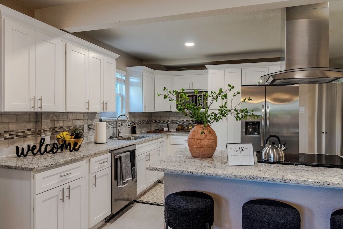 Building Photo - 911 Rockwall St