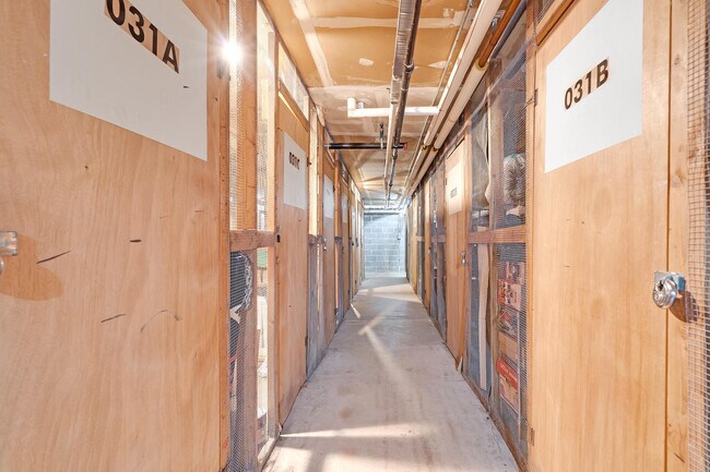 Building Photo - 2407 N Kennicott Dr