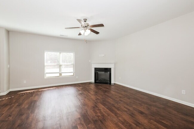 Building Photo - 560 Sedona Loop