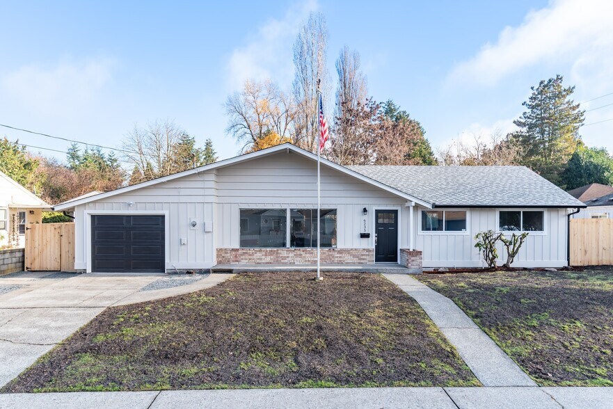 Front center - 6235 A St