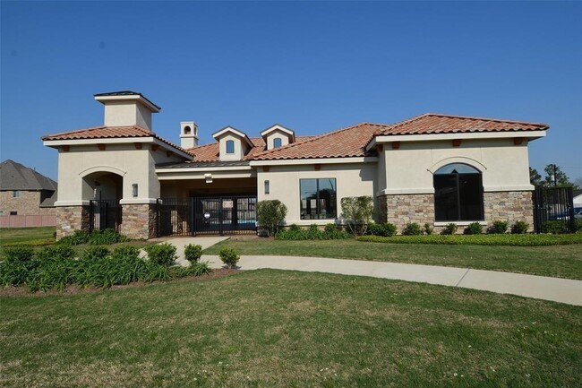 Building Photo - 13214 Pkwy Meadows Dr