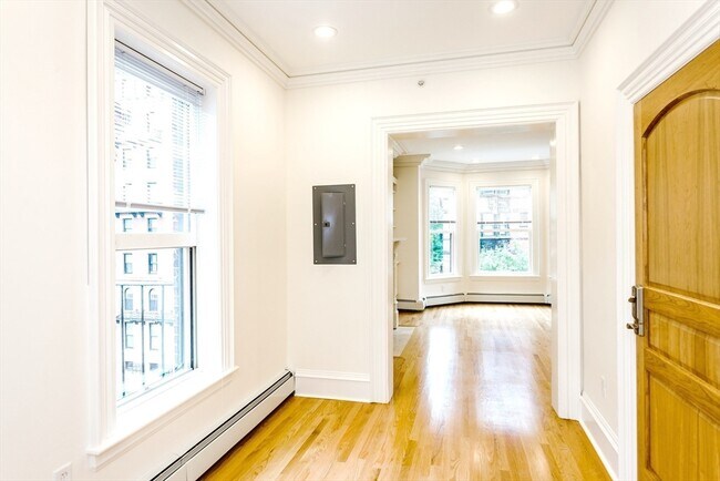Building Photo - 31 Massachusetts Ave
