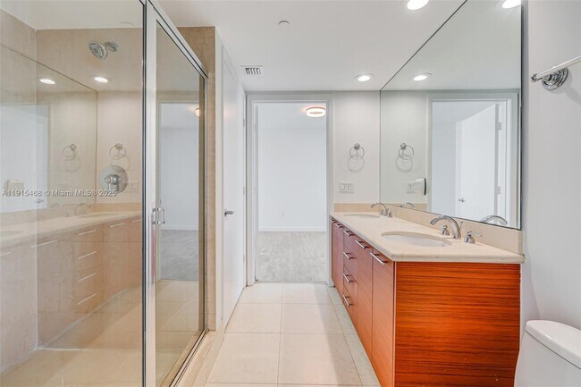 Building Photo - 50 Biscayne Blvd