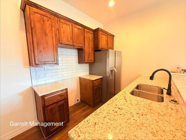 Building Photo - Newly Built Duplex For Rent!
