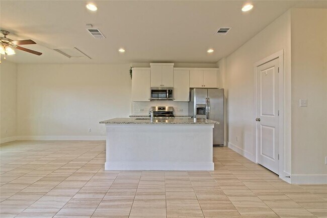 Building Photo - 555 White Steppe Way