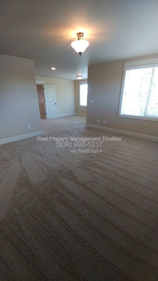 Building Photo - 459 Columbia Point Dr