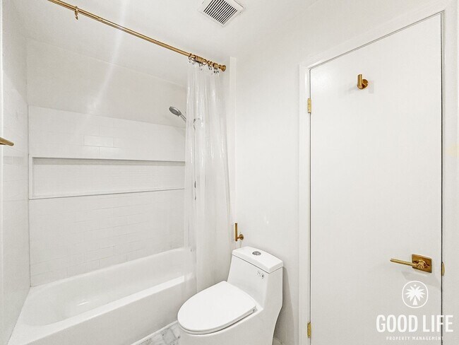 Building Photo - Elegant 2BD/1BA Condo in El Cajon with Walk-In Closet, Covered Patio & Pool
