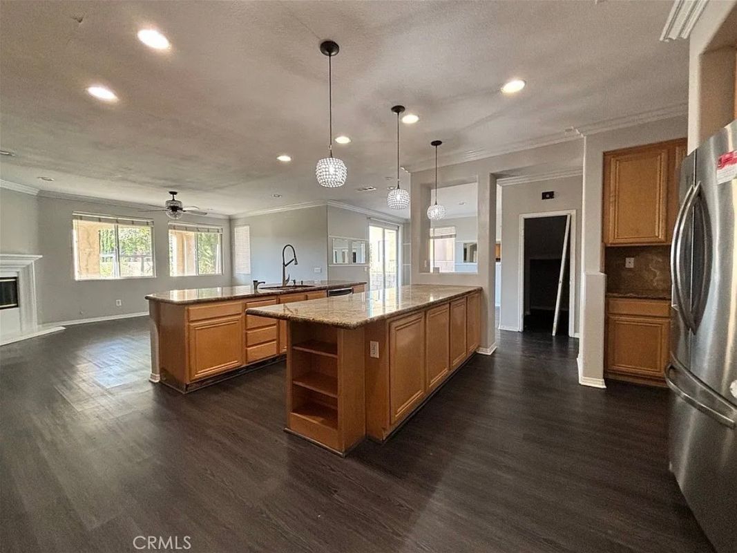 Building Photo - 3715 Club Rancho Dr