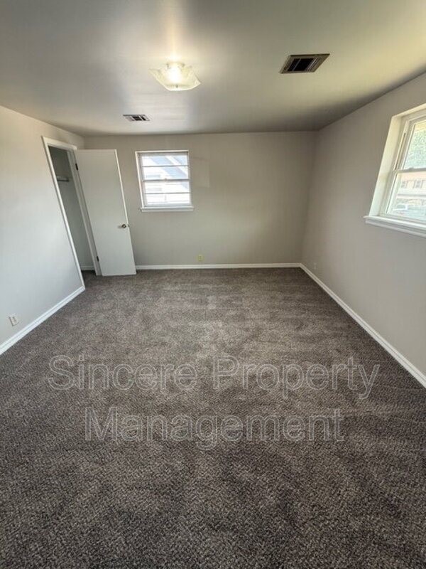 Building Photo - 4013 NW 57th St