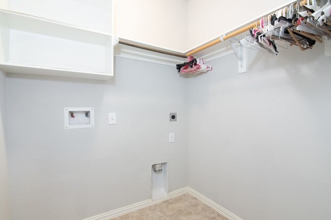 Building Photo - 14607 W Bekapark Ct