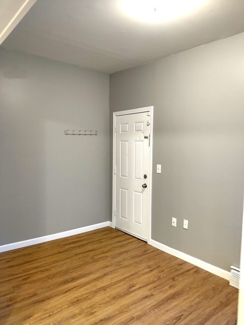 Building Photo - 86-88 Lawn Avenue