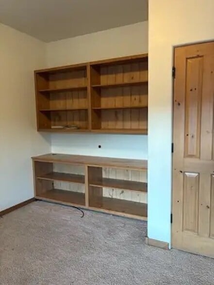 Building Photo - 337 Dakota Cir