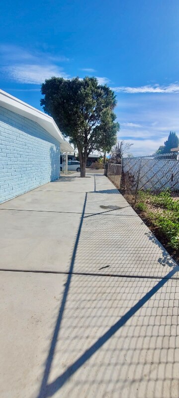 Building Photo - 5862 S Aldorn Dr