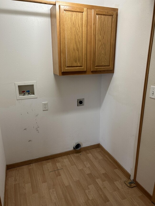 Building Photo - 3240 E Capitol Ave