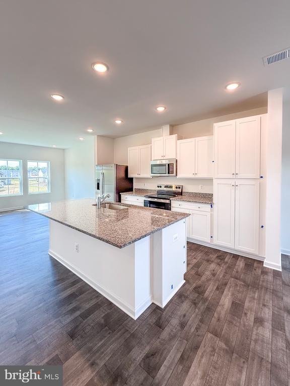 Building Photo - 2584 Cougar Ln