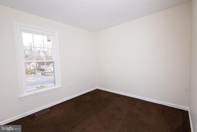 Building Photo - 6621 Greenvale Pkwy