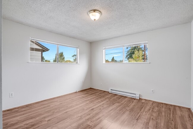 Building Photo - Beautiful 4 Bed, 2 Bath Rental Home in SE ...