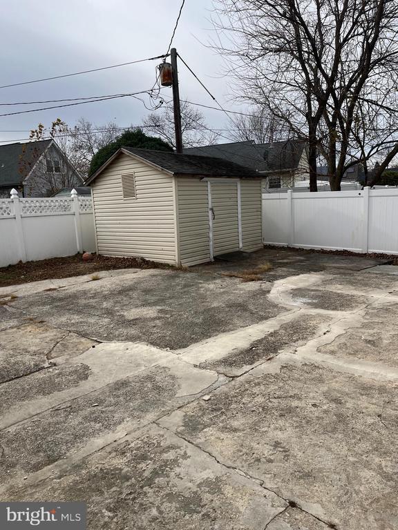 Building Photo - 42 Genesee Ln