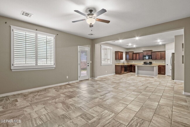 Building Photo - 4521 Marisabel Azcarate St