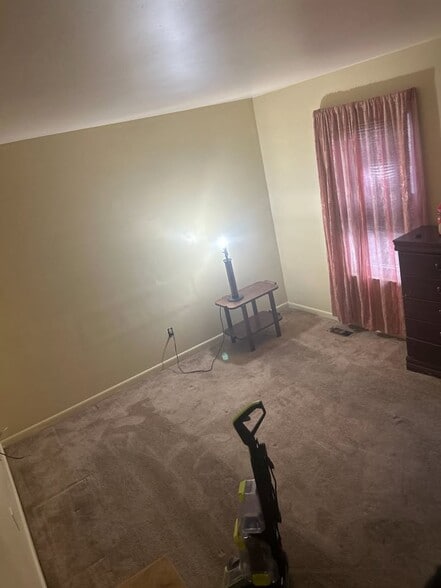 Building Photo - 761 Custis St