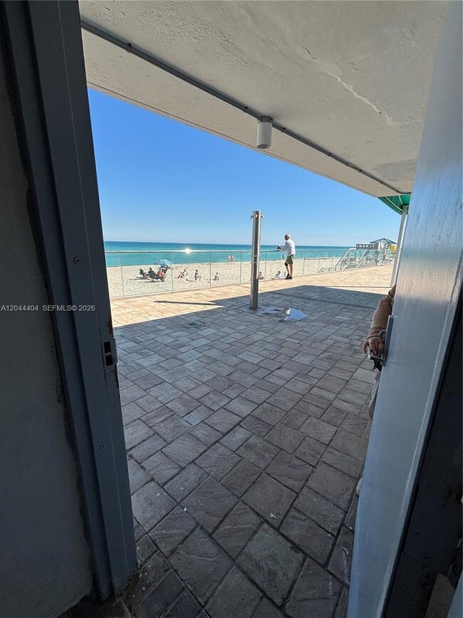 Building Photo - 3725 S Ocean Dr