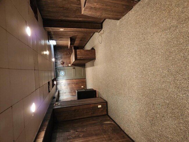 Building Photo - 1716 Menasha Ave