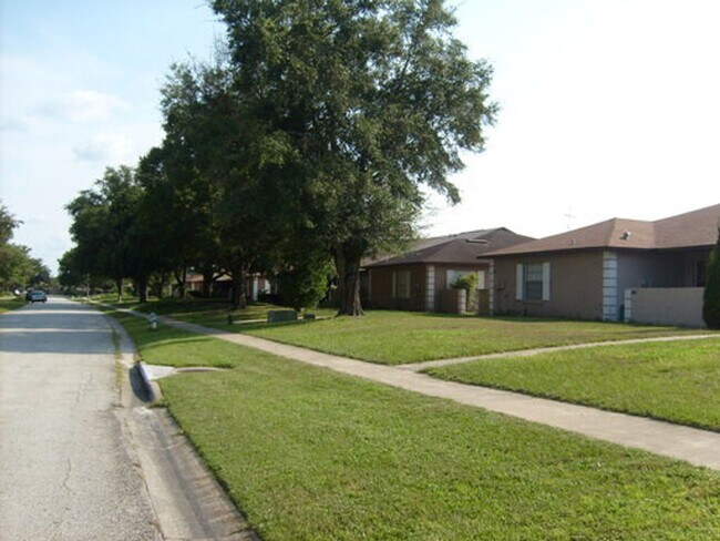 Building Photo - Remodeled Patio Home, Minutes Away From UCF, Technology Park, & the E/W Expressway