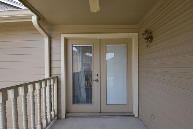Building Photo - 7350 Kirby Dr
