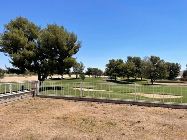 Building Photo - 27401 Lakeview Dr