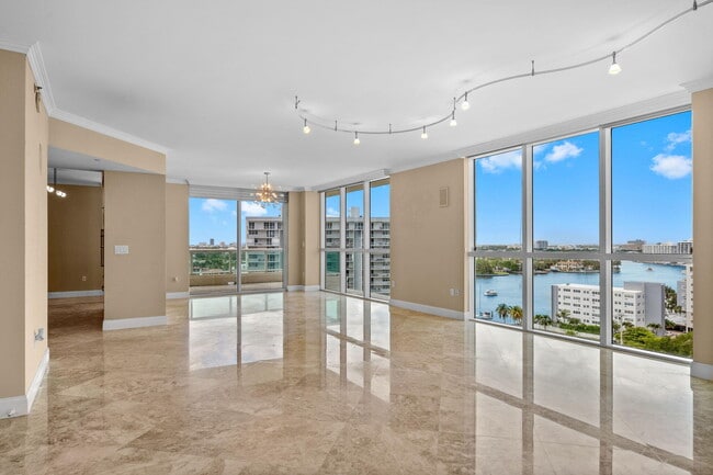 Building Photo - 101 S Fort Lauderdale Beach Blvd