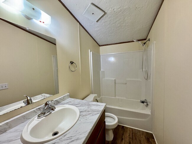 Building Photo - 229 Bateman Ln