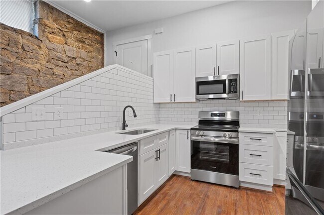 Building Photo - 360 Ponce De Leon Ave NE