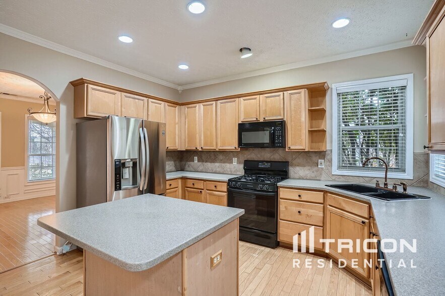 Building Photo - 342 Park Creek Ridge