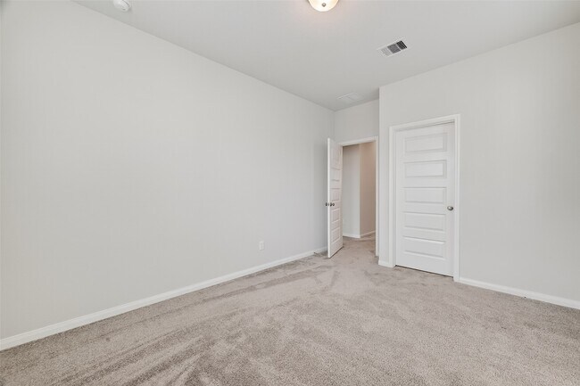 Building Photo - 9816 Magnolia Village Ln