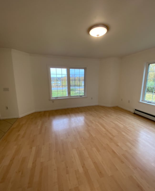 Building Photo - Fantastic 5 bedroom, 2.5 bath with an oversized 2 car garage, home on a private Acre, for rent ac...