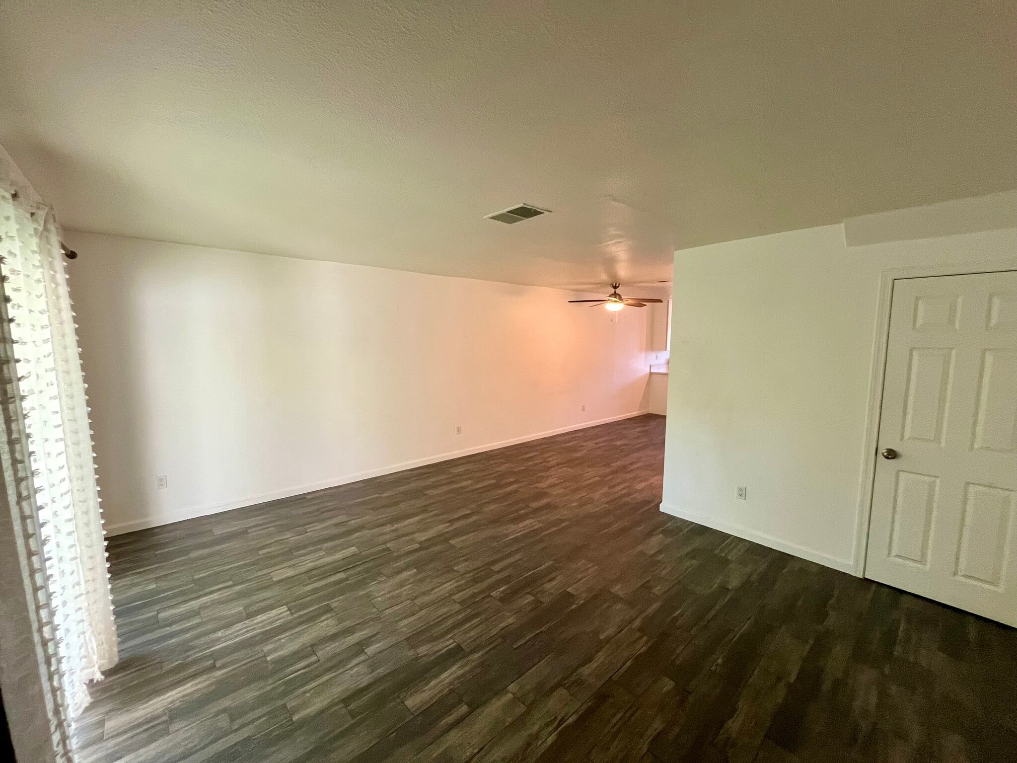 Building Photo - 4265 Mesa Vista Way