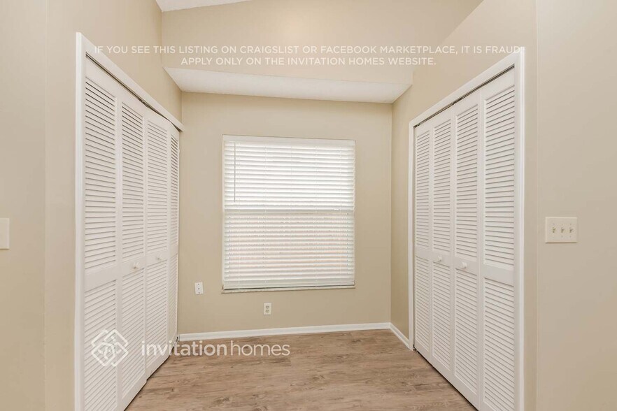 Building Photo - 4201 11th Ave E