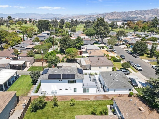 Building Photo - 2103 N Pass Ave