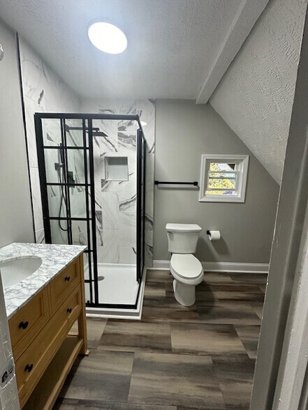 Building Photo - 3083 E Derbyshire Rd