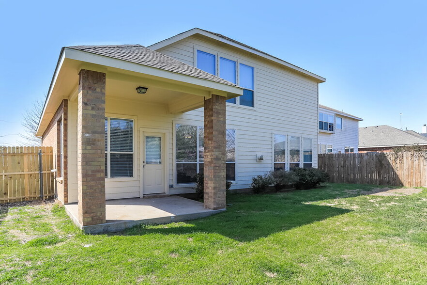 Building Photo - 6300 Redeagle Creek Dr