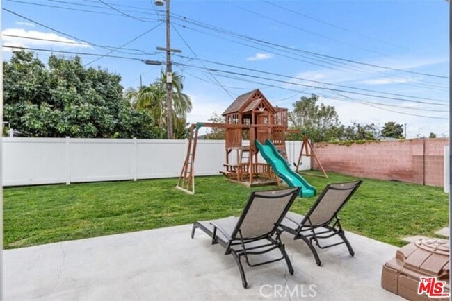 Building Photo - 4500 W Tiller Ave