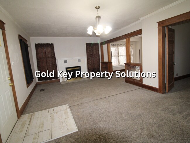 Building Photo - 815 N Elm St