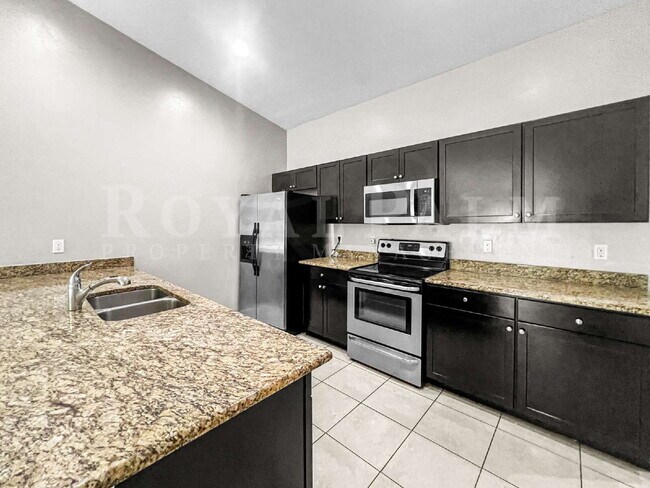 Building Photo - 3BR/2BA Cape Coral Rental - Washer... Dryer... Screened Lanai... This One Came Prepared