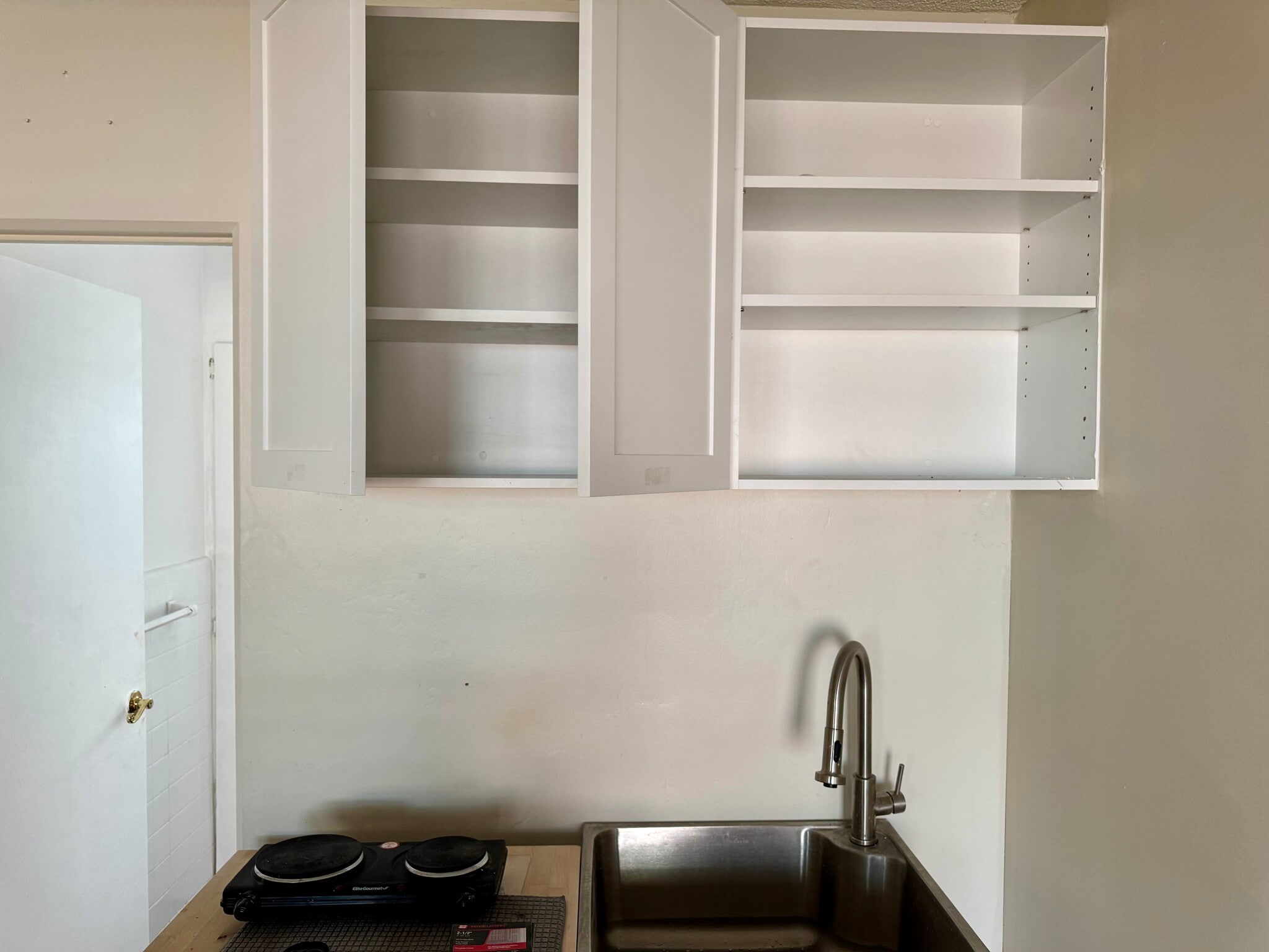 Building Photo - 217 SW 11th Ct