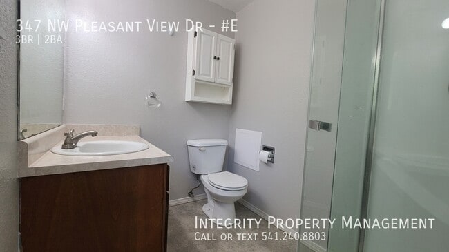 Building Photo - 347 NW Pleasant View Dr